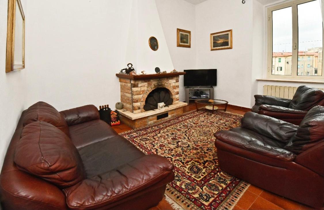 Borgo 98 Guest House Matrimoniale Con Bagno Privato Livorno Exterior foto